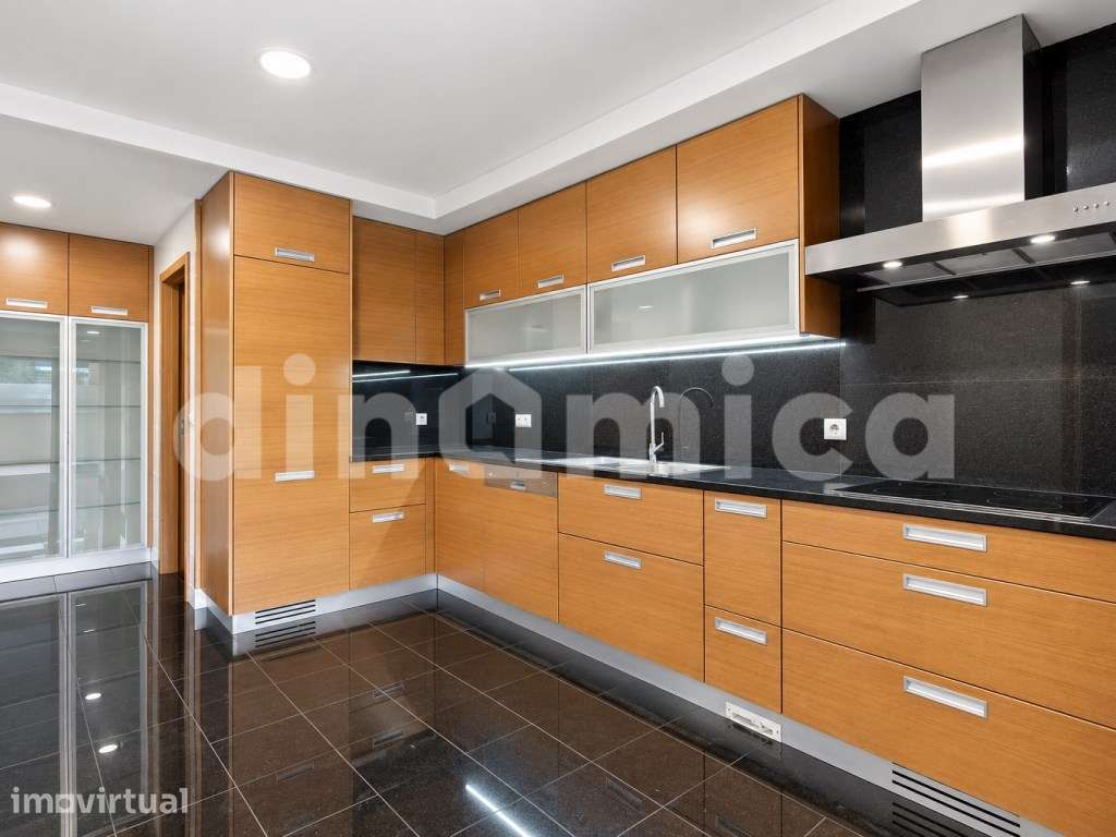 T3 Espaçoso com Magnífico Terraço e Garagem Dupla - Grande imagem: 4/37