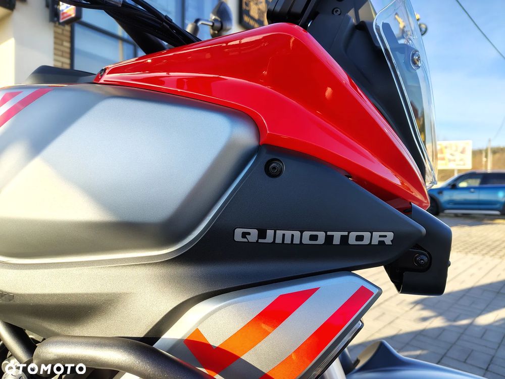 QJMOTOR SRT 600SX - 8