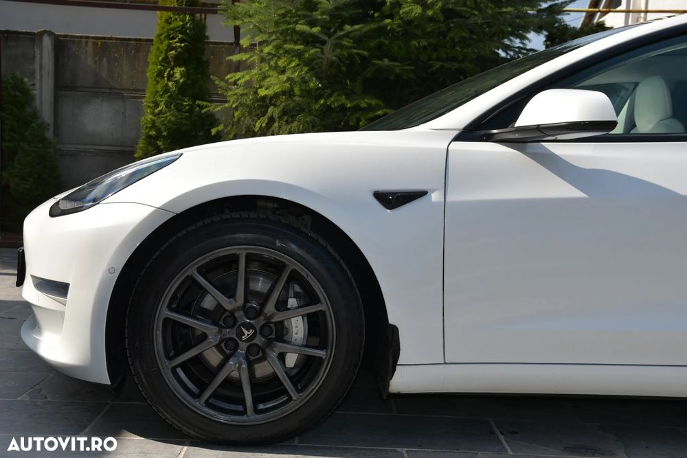 Tesla Model 3 - 13