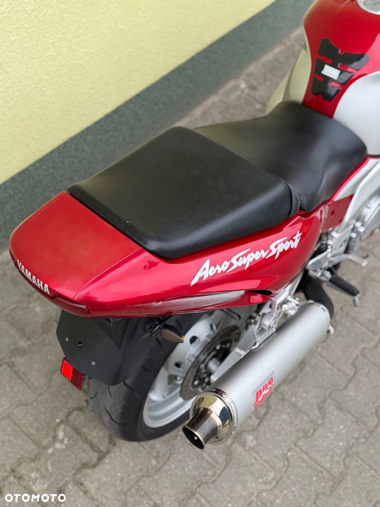Yamaha Thunderace - 12