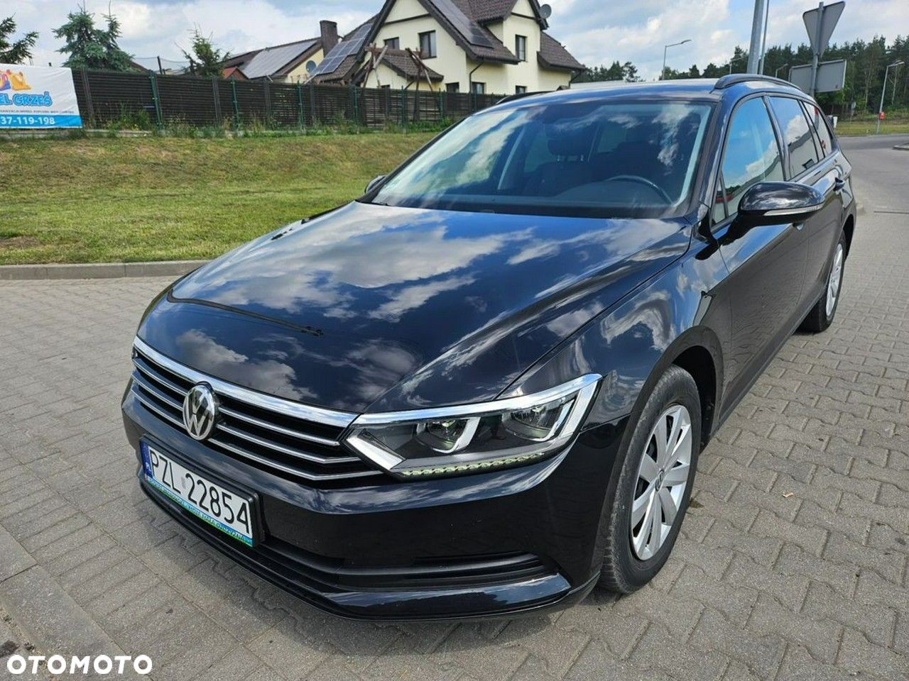 Volkswagen Passat - 1