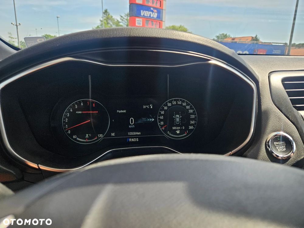 Ford Fusion - 16
