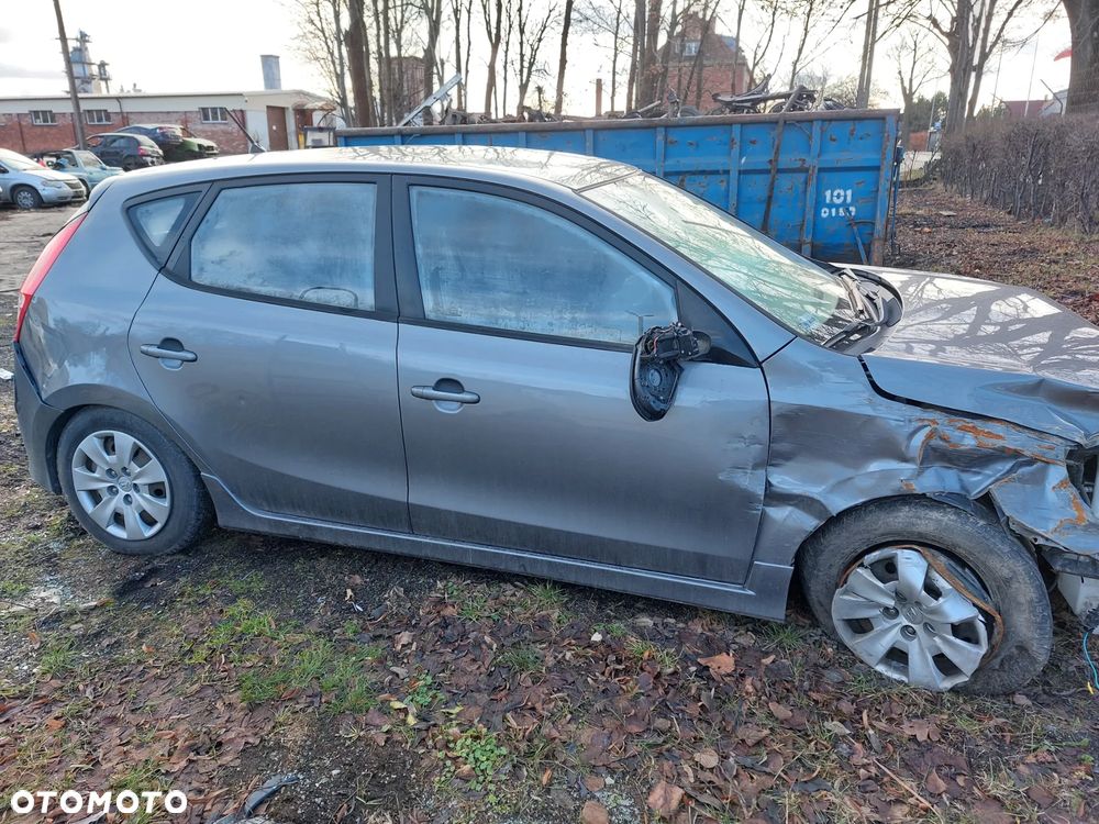 Drzwi HYUNDAI i30 1,6D 11R. lampy,fotele.... - 4