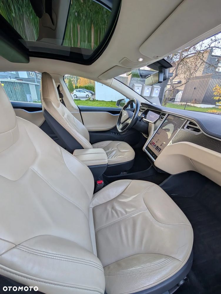 Tesla Model S 85 - 17