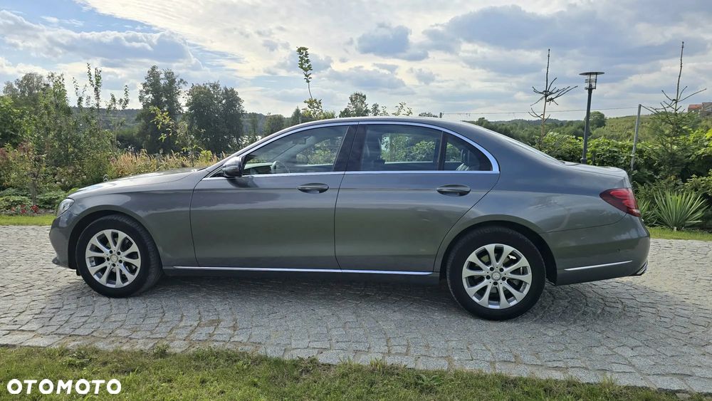 Mercedes-Benz Klasa E 220 d 9G-TRONIC - 2