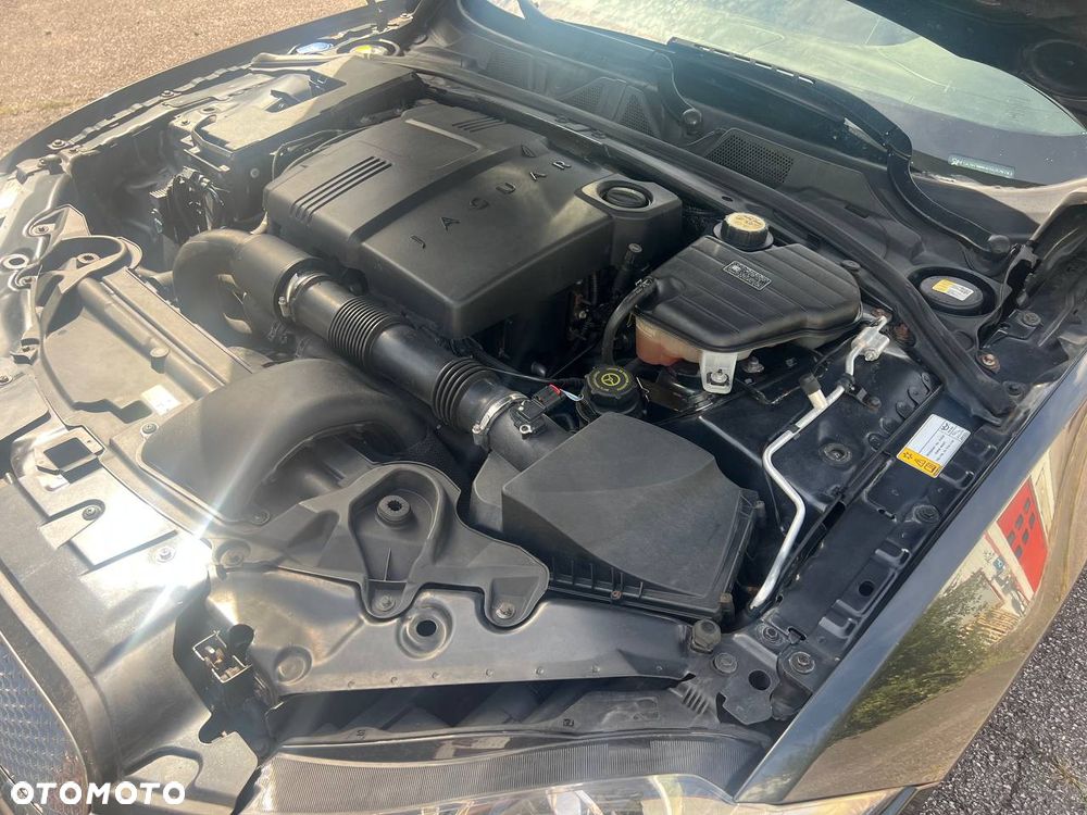 Jaguar XF 2.2 D Luxury - 11