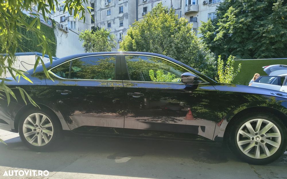 Skoda Superb 2.0 TDI DSG Ambition - 6