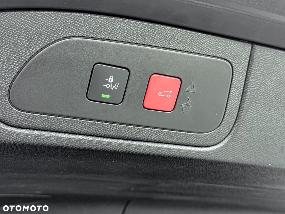 DS Automobiles DS 7 Crossback 1.6 PureTech Performance Line + - 28