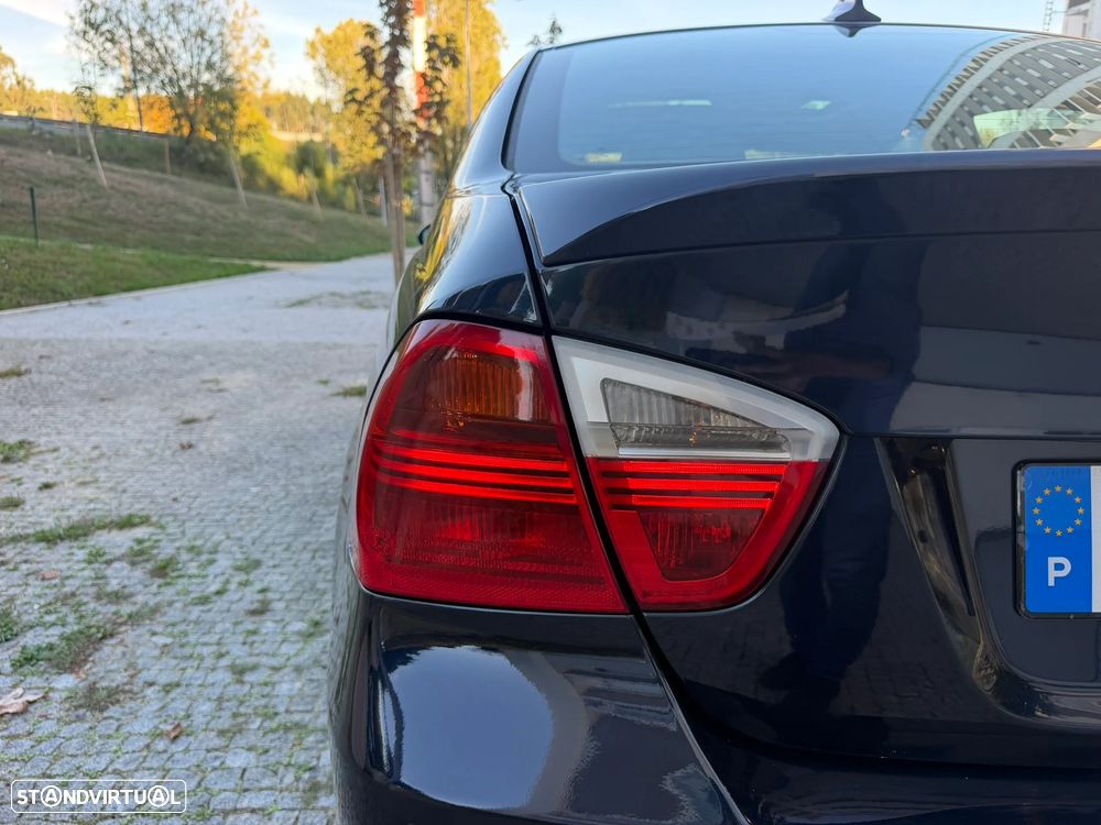 BMW 320 d Exclusive - 24
