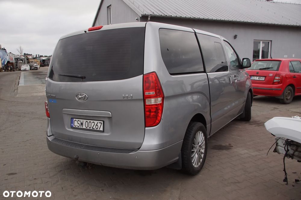 Auto na części - Hyundai H1 II 2.5 CRDI 170 KM D4CB YCQA2 P2S 2012R Silnik Skrzynia Drzwi Maska Błotnik Zderzak Klapa Lusterko Klamka Szyba Deska Kokpit Sterownik Moduł Czujnik Licznik Panel Kierownica - 6
