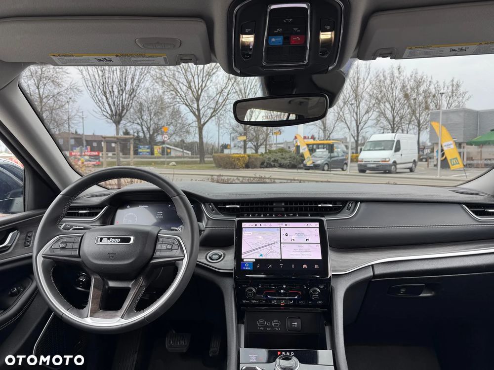 Jeep Grand Cherokee - 17