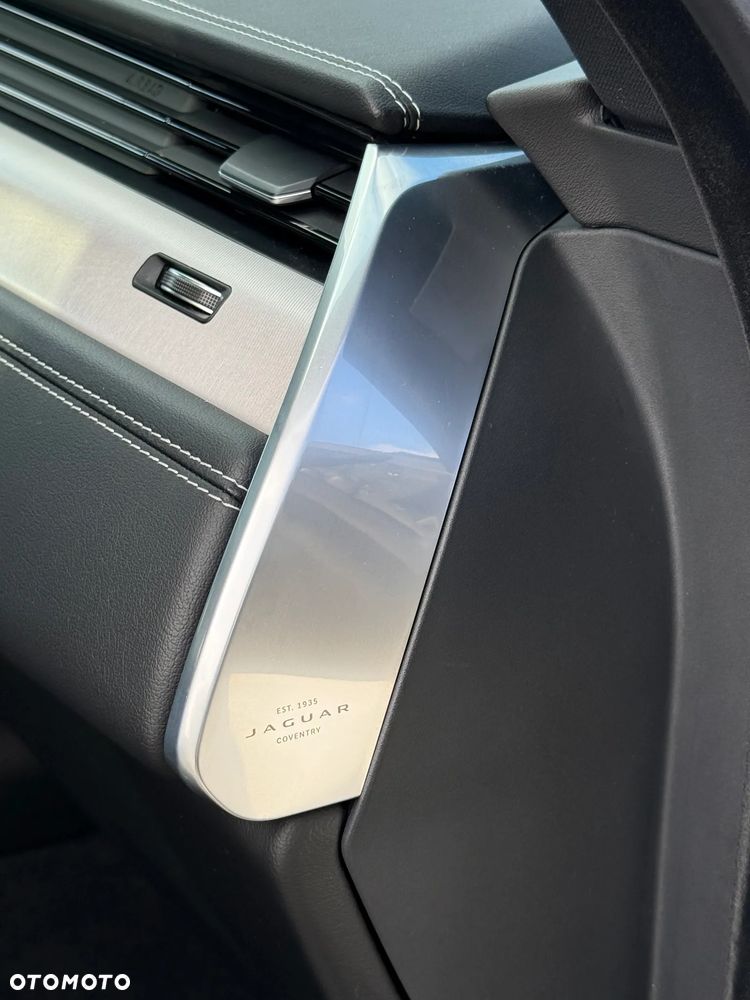 Jaguar F-Pace 2.0 P250 mHEV AWD R-Dynamic S - 26