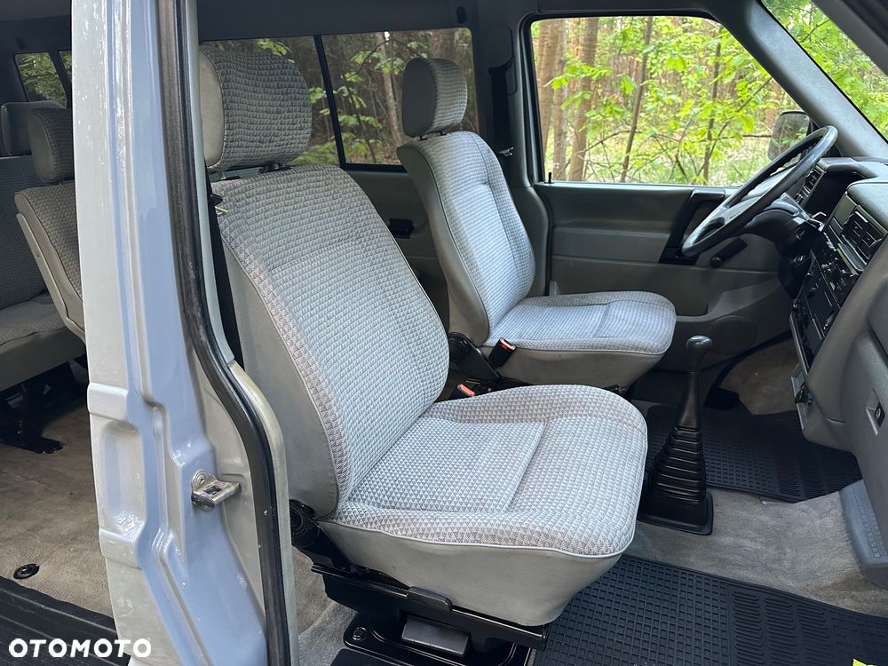 Volkswagen Caravelle GL - 9