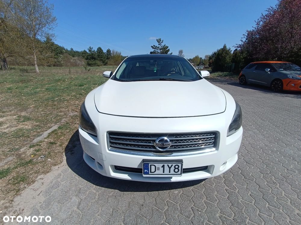Nissan Maxima - 4