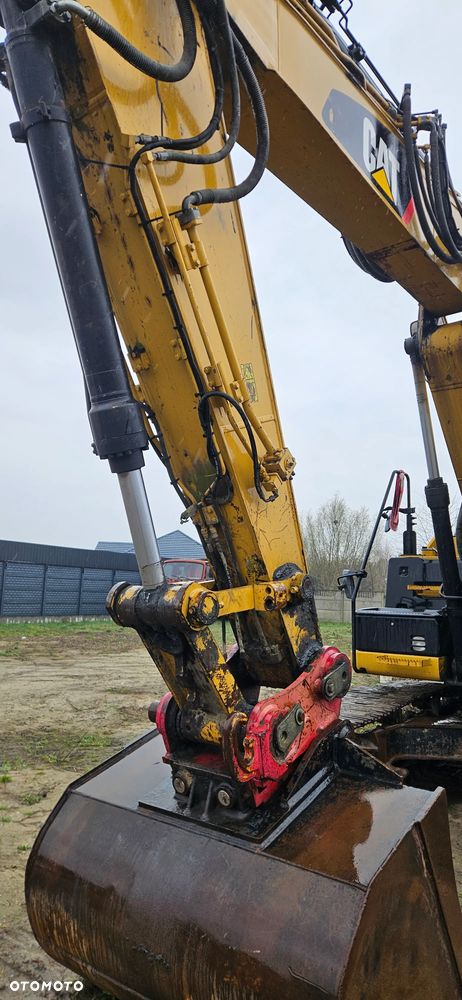 Caterpillar 323E - 10