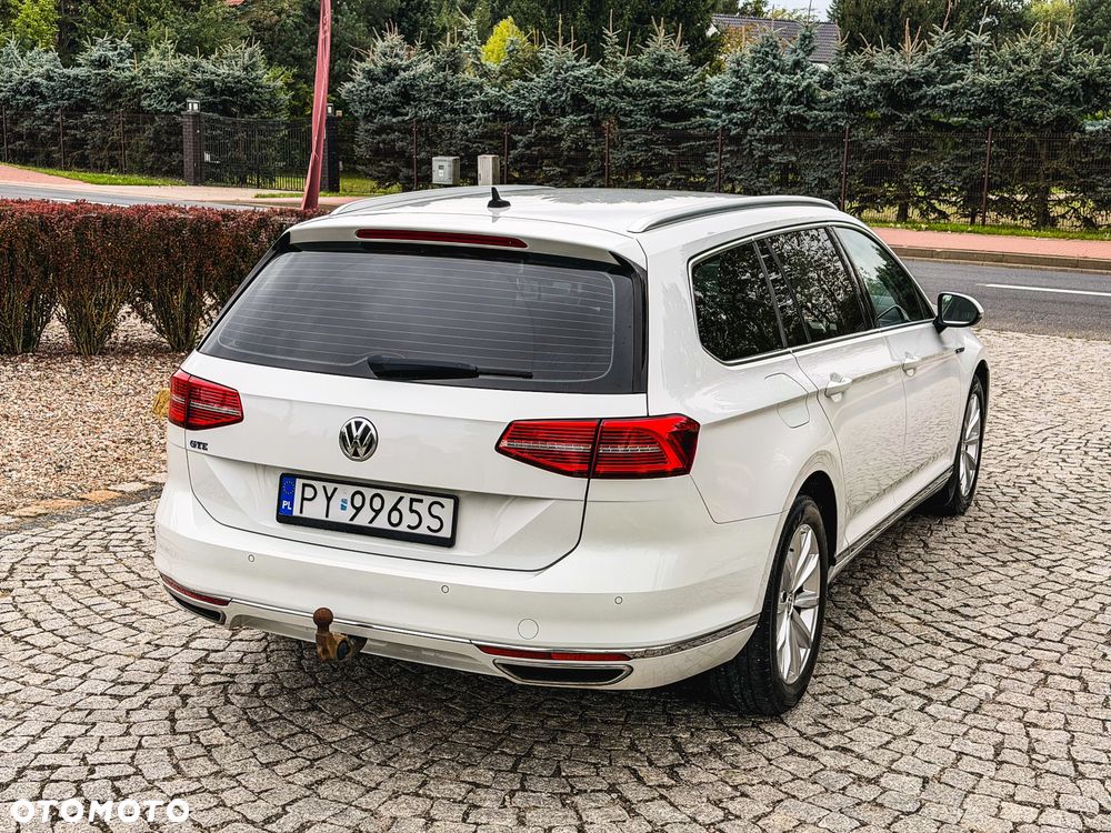 Volkswagen Passat - 17