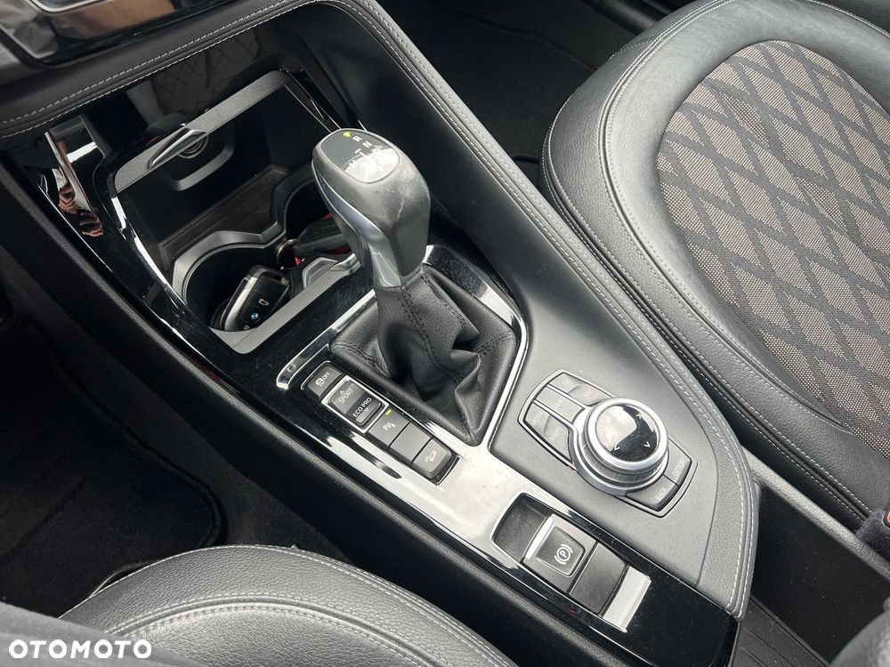 BMW X1 xDrive18d Sport Line - 22