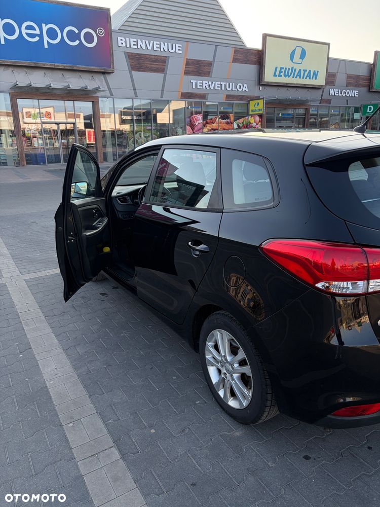 Kia Carens 1.7 CRDi 115 Dream Team Edition - 6