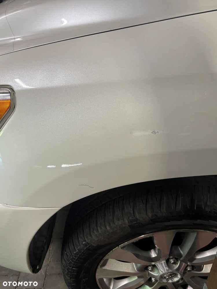Toyota Sequoia - 18