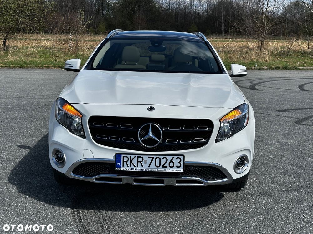 Mercedes-Benz GLA 250 4Matic 7G-DCT - 26