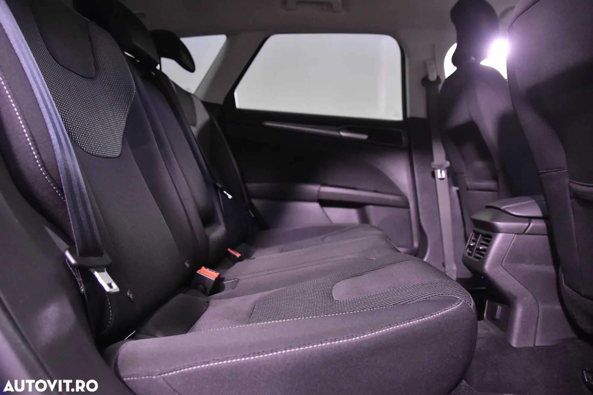 Ford Mondeo - 12