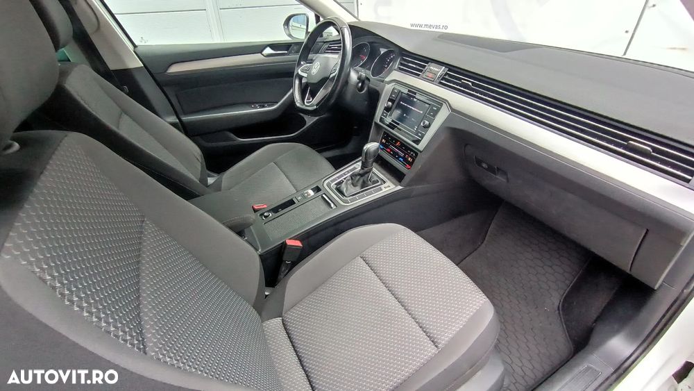 Volkswagen Passat 2.0 TDI DSG Trendline - 15