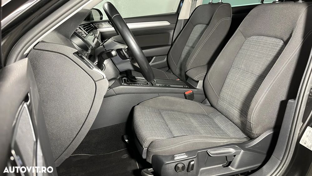 Volkswagen Passat 2.0 TDI DSG Trendline - 10