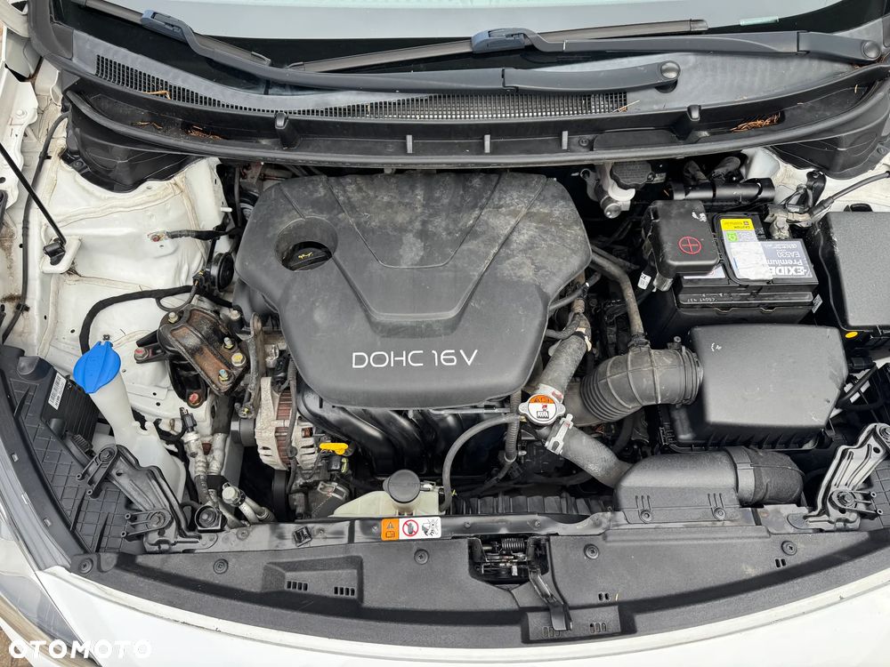 Hyundai i30 1.6 Premium - 12
