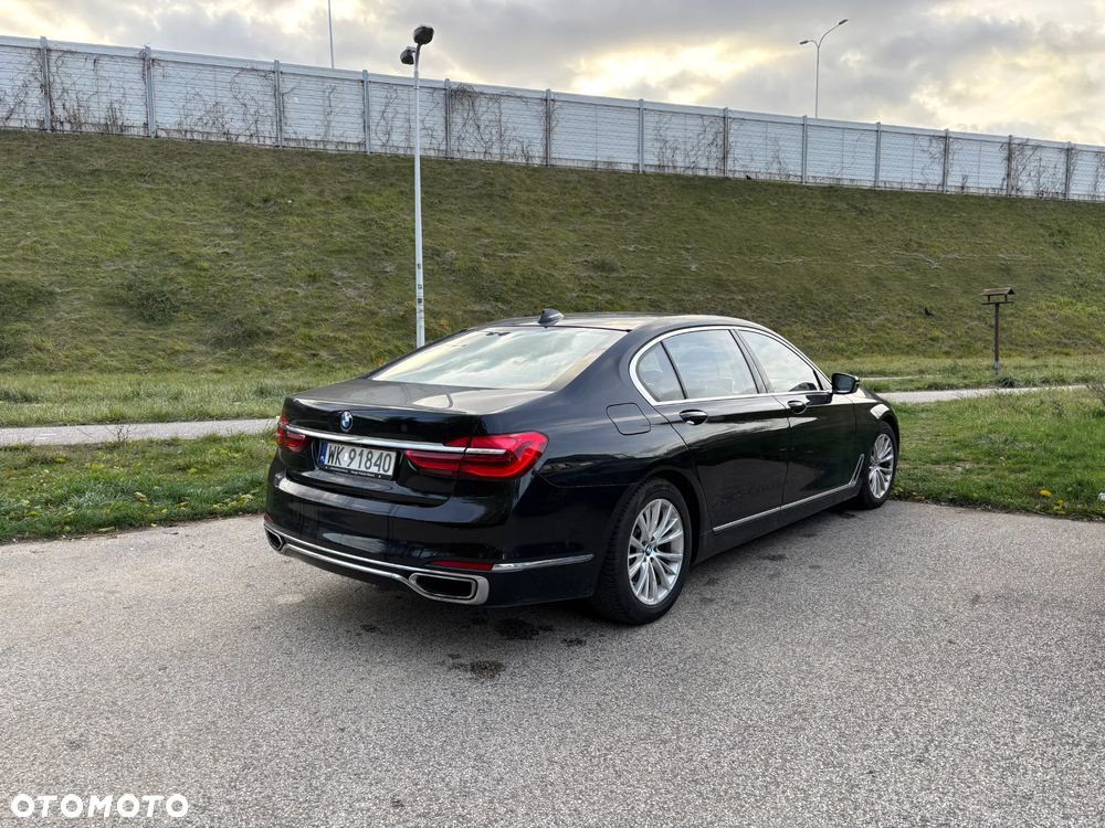 BMW Seria 7 750Li xDrive - 2