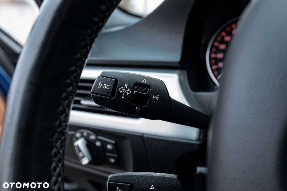 BMW Seria 3 320d DPF Edition Sport - 34