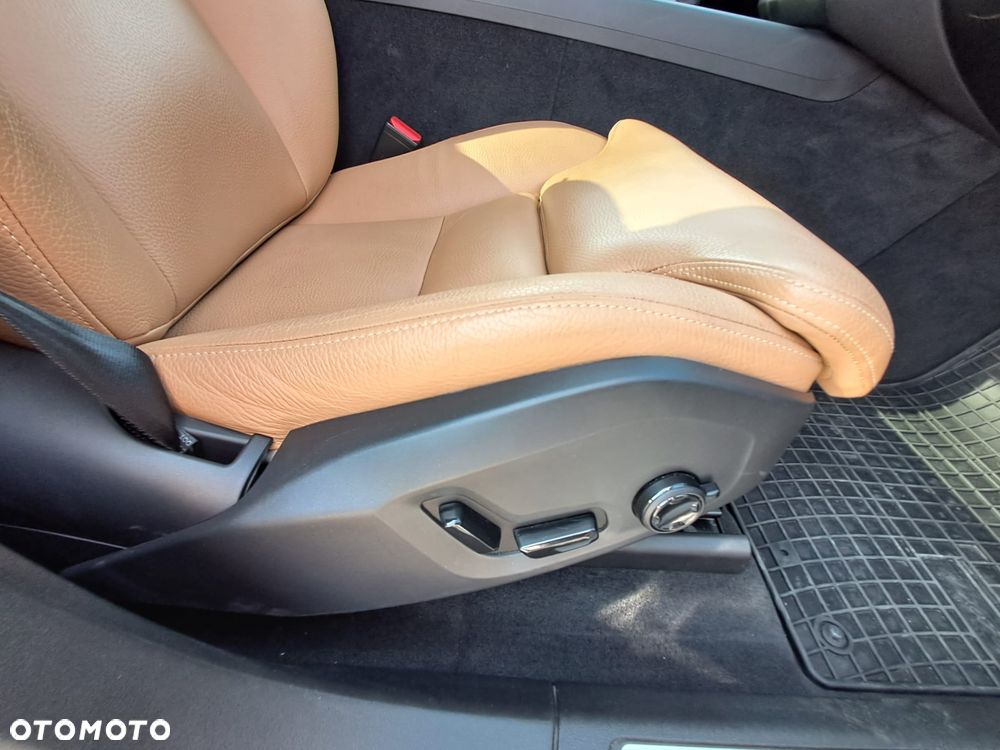 Volvo XC 60 T5 GPF Momentum - 30