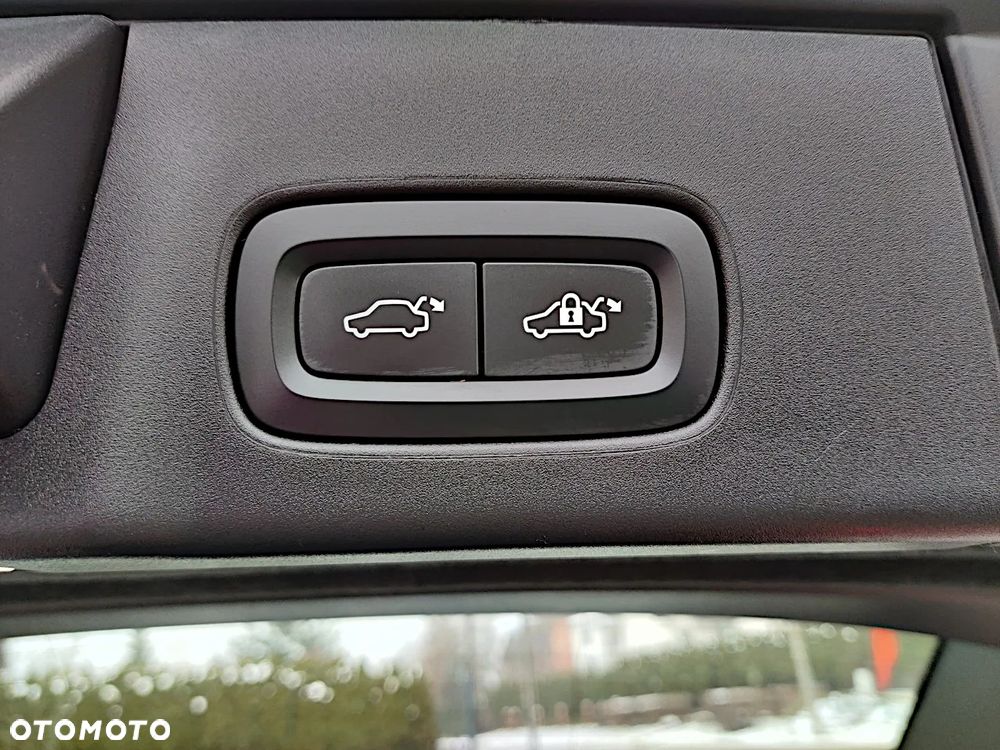 Volvo V90 Cross Country D5 AWD Geartronic Pro - 35