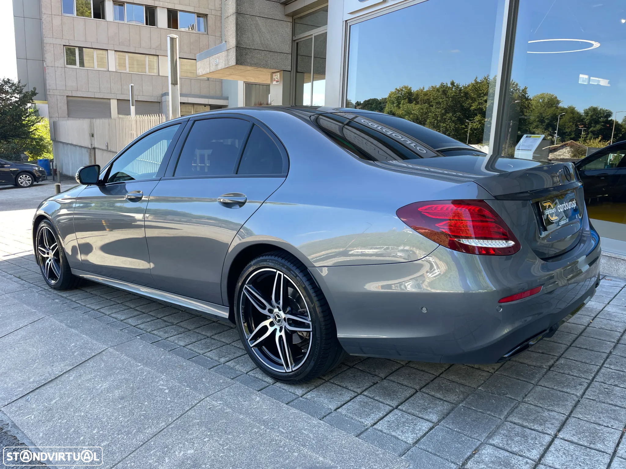 Mercedes-Benz E 220 d AMG - 9