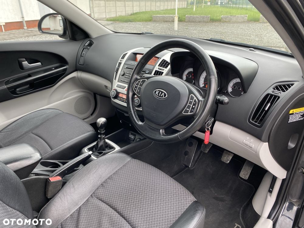Kia Ceed - 6