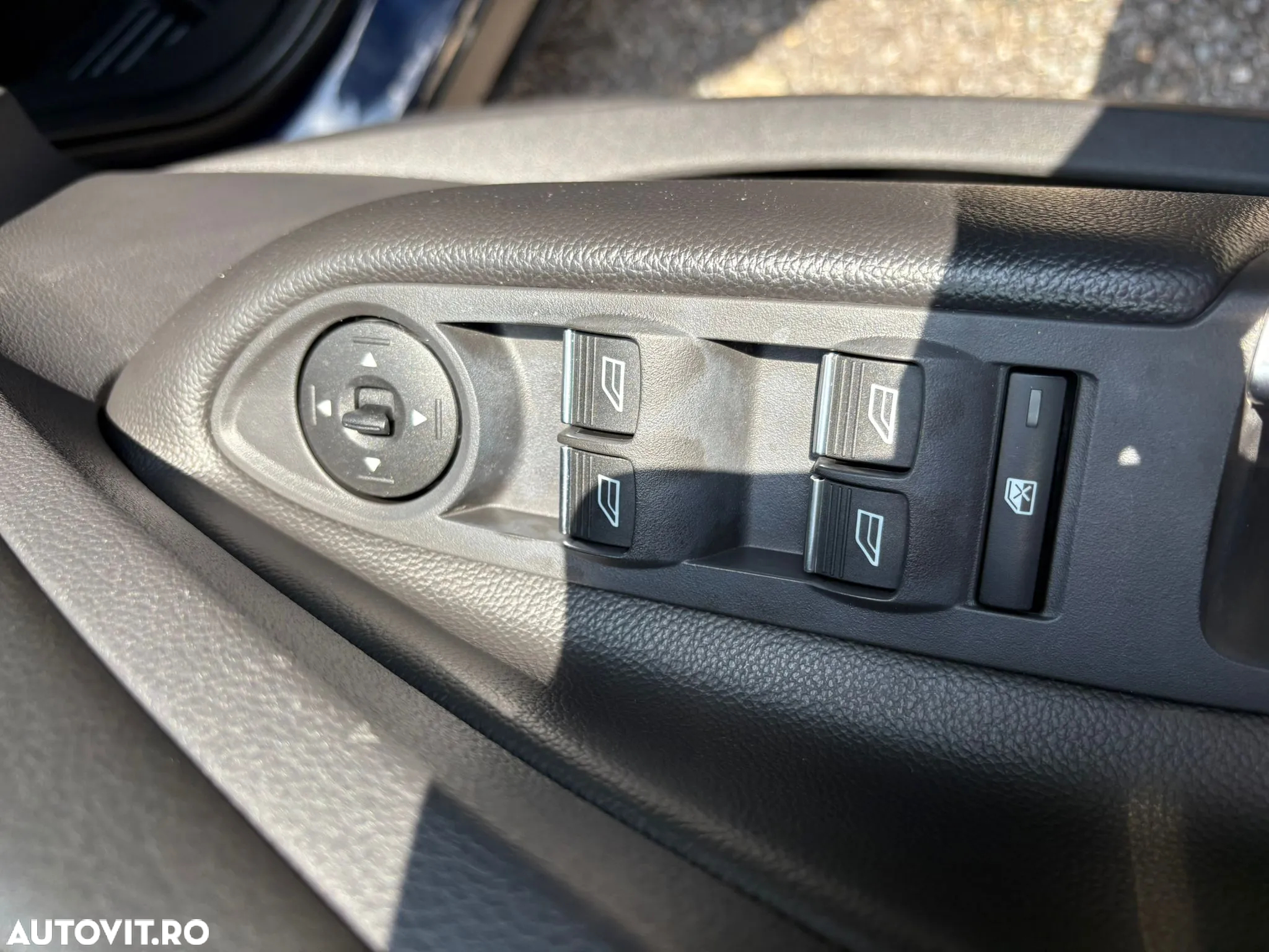 Ford Kuga - 10