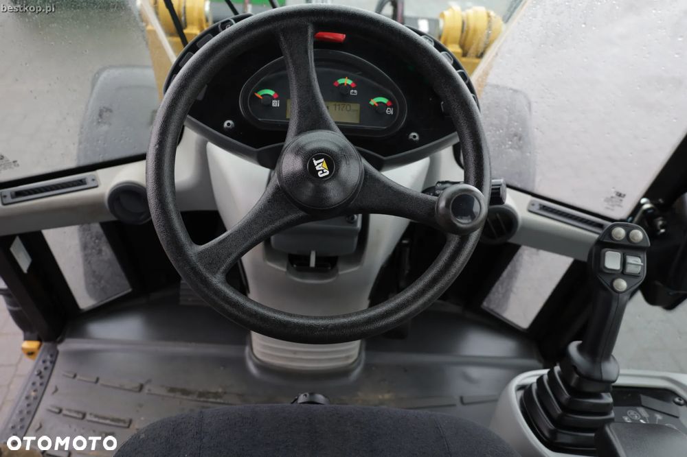 Caterpillar CAT 906M - 25