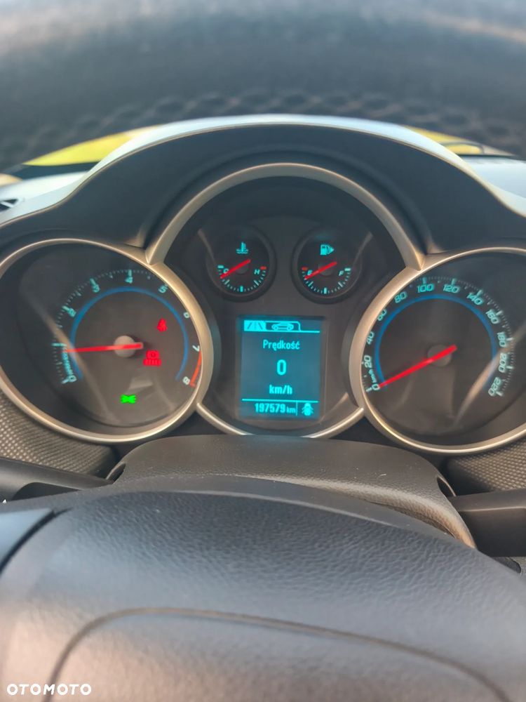 Chevrolet Cruze - 10