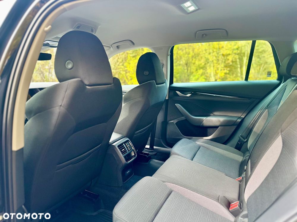 Skoda Octavia 2.0 TDI Selection DSG - 11