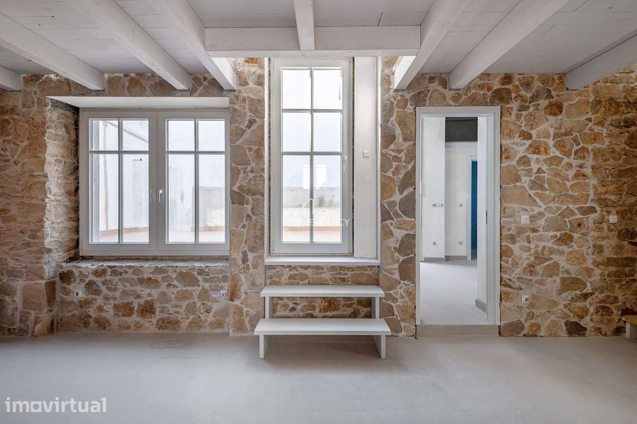 Moradia T2+1 encantadora, historicamente renovada, na zona antiga de P - Grande imagem: 4/34