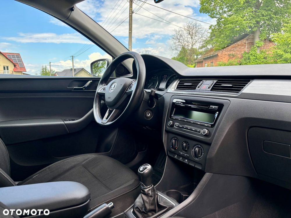 Skoda RAPID 1.2 TSI Ambition - 37