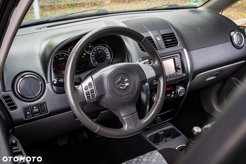 Suzuki SX4 1.6 Premium - 18