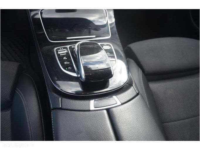 Mercedes-Benz Klasa E - 19