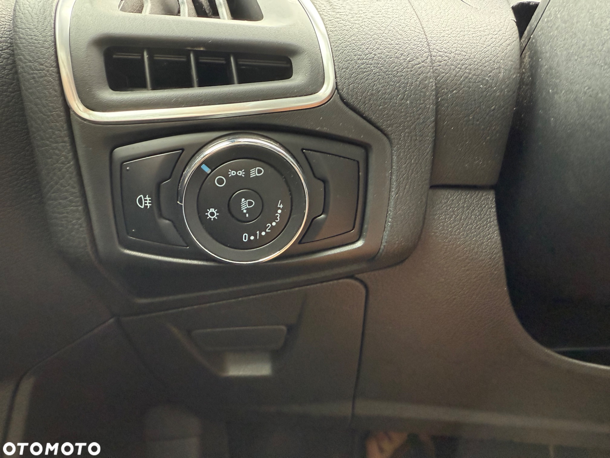 Ford Focus Turnier 1.6 TDCi DPF Start-Stopp-System SYNC Edition - 20