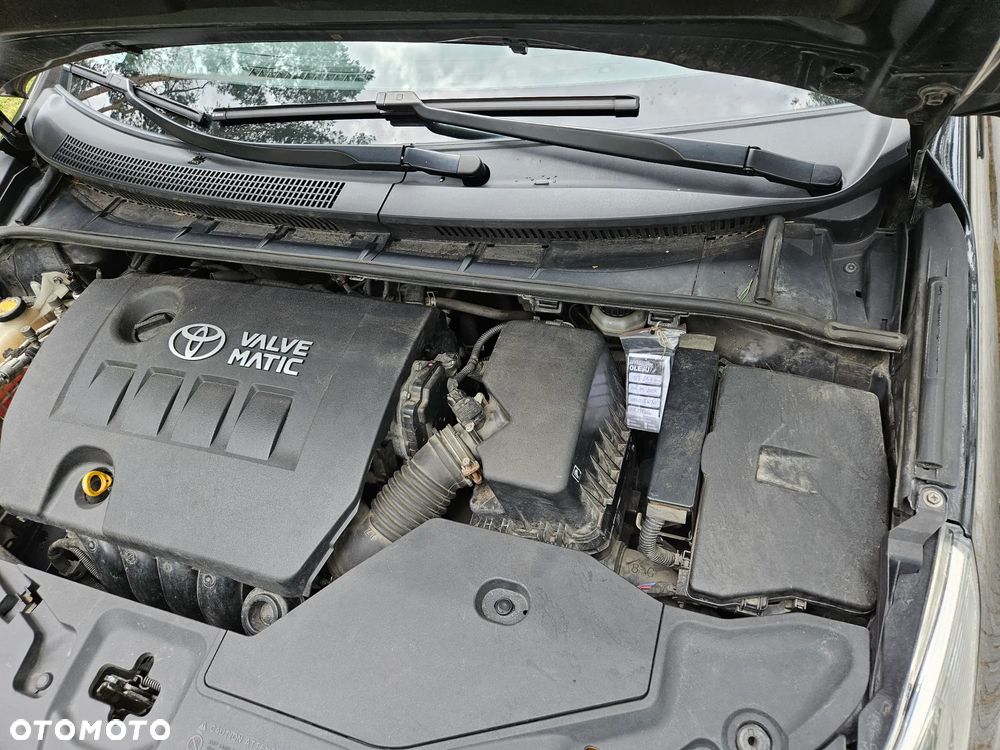 Toyota Avensis 2.0 Sol plus - 25