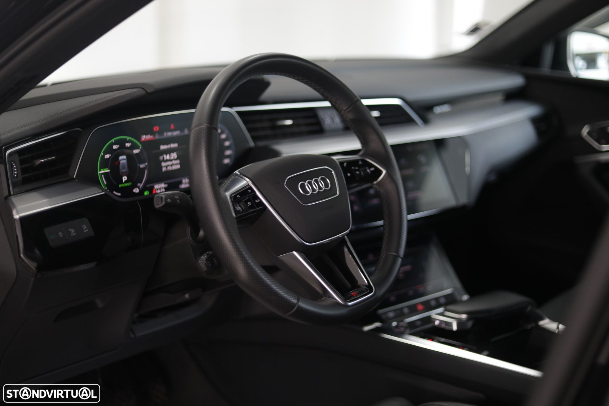 Audi e-tron 55 quattro S line - 28