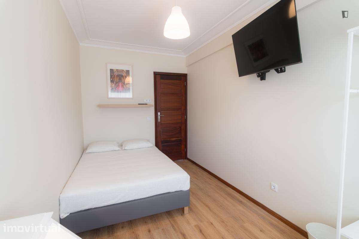 Quarto - localizado em Vila nova de gaia - Grande imagem: 3/13