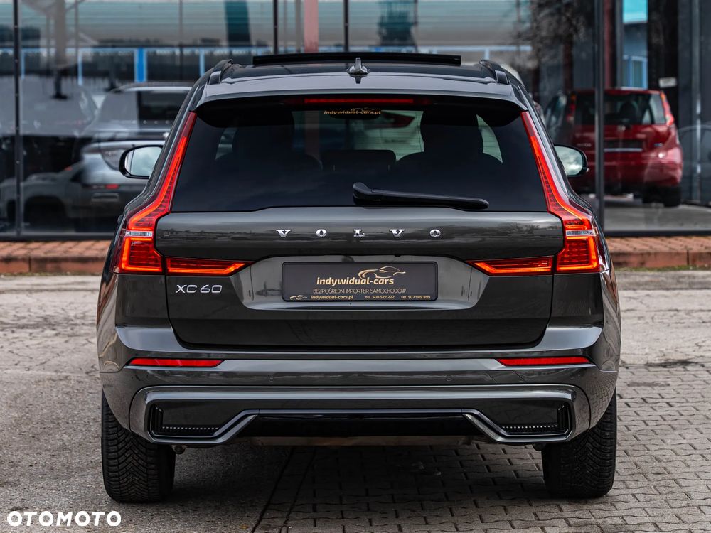 Volvo XC 60 B4 B Plus Dark - 19