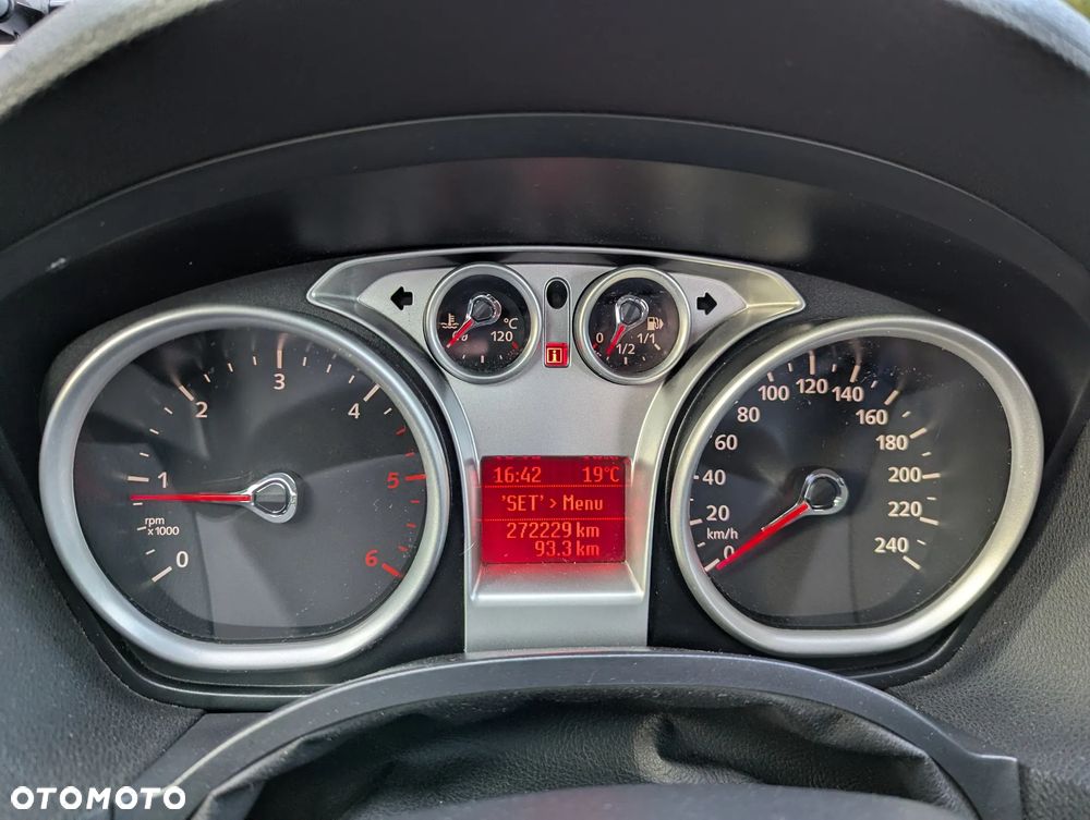 Ford Kuga - 12