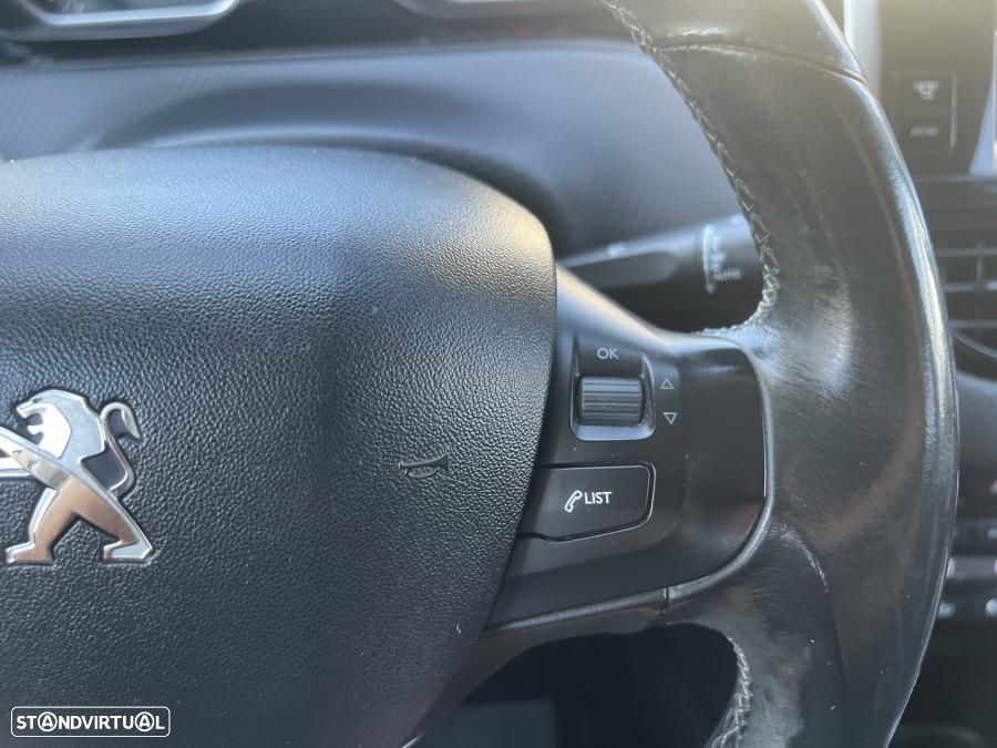 Peugeot 2008 1.6 e-HDi Allure - 32