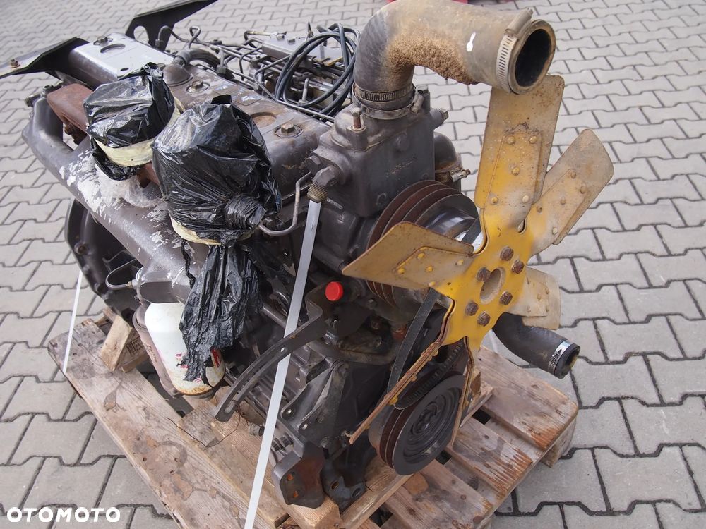 Perkins A6.354 Ciśnienie oleju na wolnych obrotach 4bary - 4